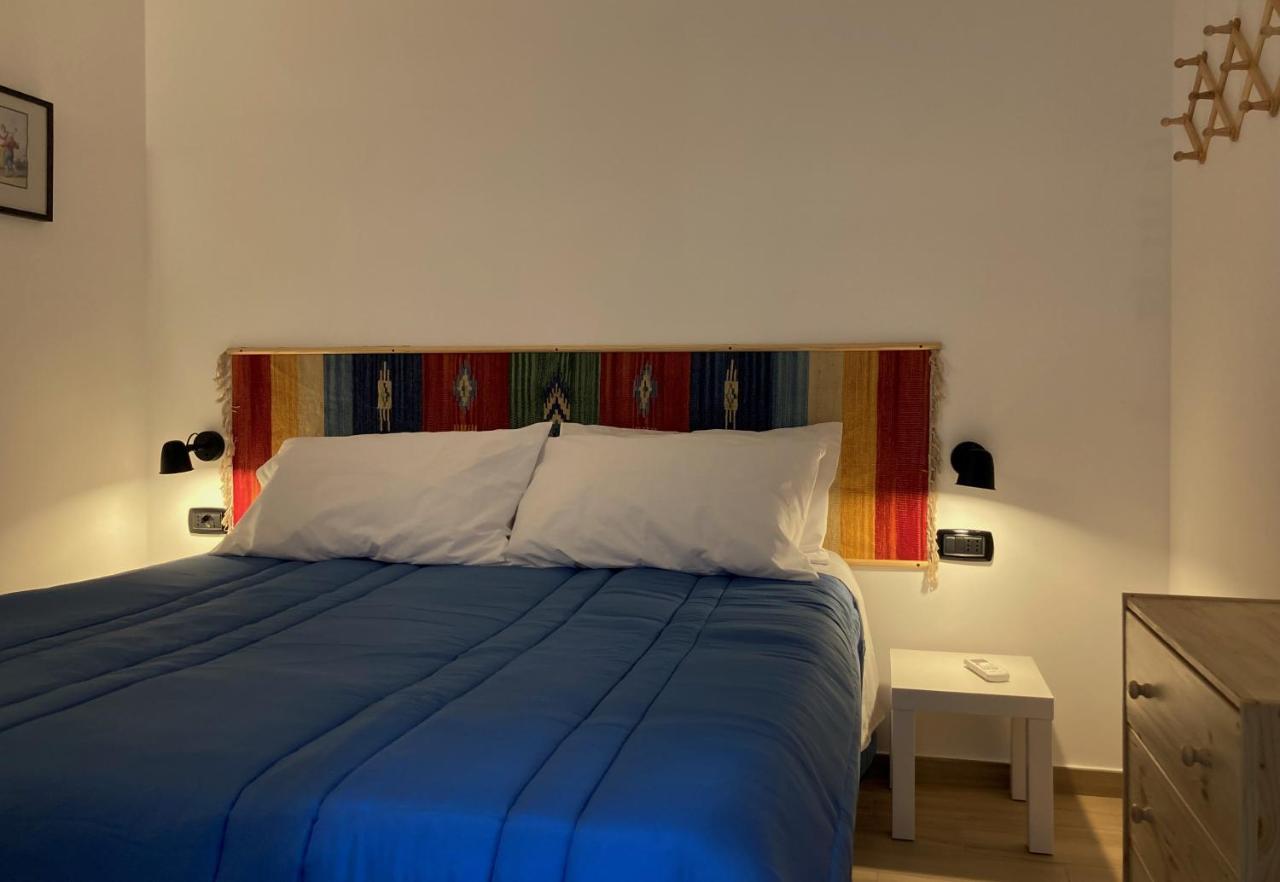 La Casa Blu Nel Cuore Storico Di Napoli Exterior foto